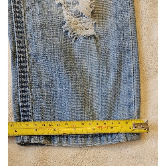 Women's Almost Famous Distressed Denim Capri Jeans Size 7 30x21 Embroidered - Picture 12 of 15